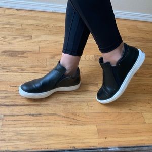 Dr. Scholls Black Leather causal slip-on shoes